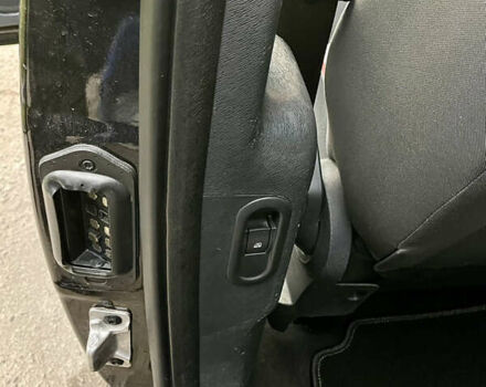 Черный Рено Кенгу, объемом двигателя 1.6 л и пробегом 178 тыс. км за 8750 $, фото 9 на Automoto.ua