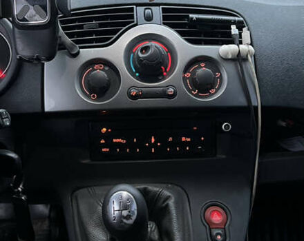 Черный Рено Кенгу, объемом двигателя 1.5 л и пробегом 324 тыс. км за 8500 $, фото 11 на Automoto.ua