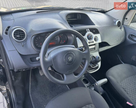 Черный Рено Кенгу, объемом двигателя 1.6 л и пробегом 225 тыс. км за 7800 $, фото 29 на Automoto.ua