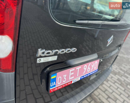 Черный Рено Кенгу, объемом двигателя 1.6 л и пробегом 225 тыс. км за 7800 $, фото 21 на Automoto.ua