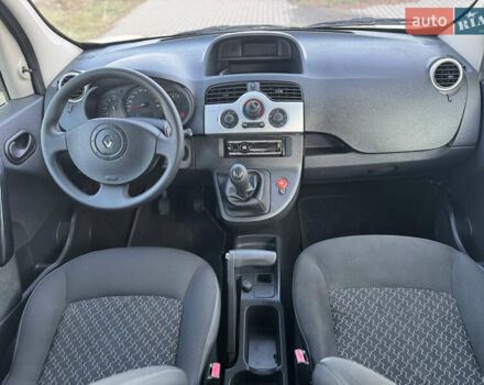 Черный Рено Кенгу, объемом двигателя 1.6 л и пробегом 225 тыс. км за 7800 $, фото 39 на Automoto.ua