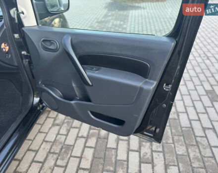 Черный Рено Кенгу, объемом двигателя 1.6 л и пробегом 225 тыс. км за 7800 $, фото 42 на Automoto.ua
