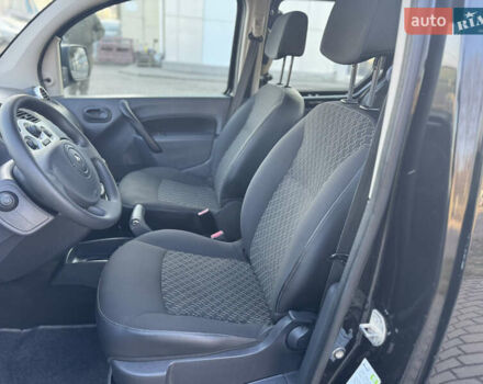 Черный Рено Кенгу, объемом двигателя 1.6 л и пробегом 225 тыс. км за 7800 $, фото 26 на Automoto.ua