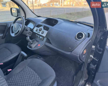 Черный Рено Кенгу, объемом двигателя 1.6 л и пробегом 225 тыс. км за 7800 $, фото 44 на Automoto.ua