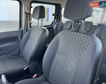 Черный Рено Кенгу, объемом двигателя 1.6 л и пробегом 225 тыс. км за 7800 $, фото 28 на Automoto.ua