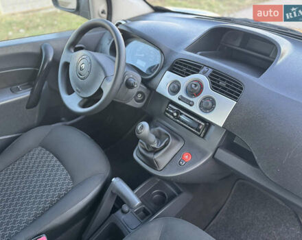 Черный Рено Кенгу, объемом двигателя 1.6 л и пробегом 225 тыс. км за 7800 $, фото 48 на Automoto.ua