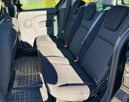 Черный Рено Кенгу, объемом двигателя 1.5 л и пробегом 279 тыс. км за 9900 $, фото 34 на Automoto.ua