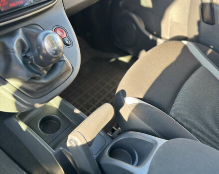 Черный Рено Кенгу, объемом двигателя 1.5 л и пробегом 279 тыс. км за 9900 $, фото 33 на Automoto.ua