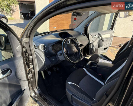 Рено Кєнгу 2015 у Дубно на Automoto.ua Чорний Рено Кєнгу, об'ємом двигуна 1.5 л та пробігом 188 тис. км за 11500 $, фото 28 на Automoto.ua