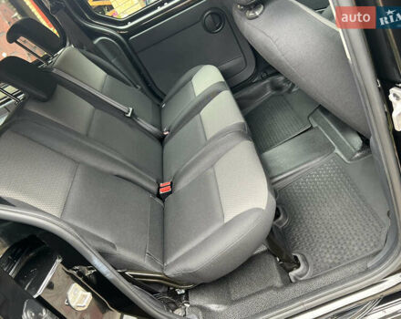 Черный Рено Кенгу, объемом двигателя 0 л и пробегом 29 тыс. км за 14200 $, фото 19 на Automoto.ua