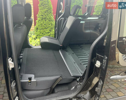 Черный Рено Кенгу, объемом двигателя 0 л и пробегом 29 тыс. км за 14200 $, фото 28 на Automoto.ua