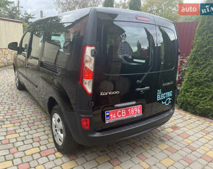 Черный Рено Кенгу, объемом двигателя 0 л и пробегом 29 тыс. км за 14200 $, фото 65 на Automoto.ua