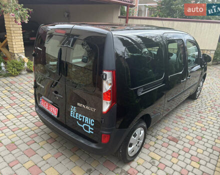 Черный Рено Кенгу, объемом двигателя 0 л и пробегом 29 тыс. км за 14200 $, фото 72 на Automoto.ua