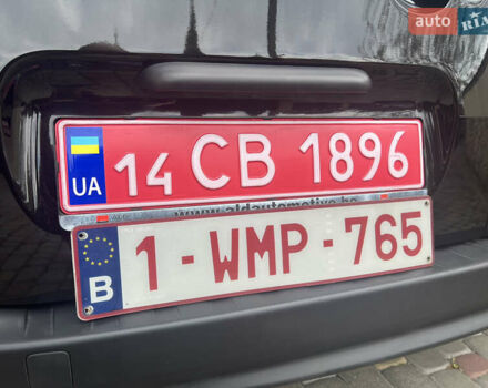 Черный Рено Кенгу, объемом двигателя 0 л и пробегом 29 тыс. км за 14200 $, фото 80 на Automoto.ua