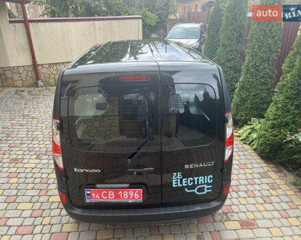 Черный Рено Кенгу, объемом двигателя 0 л и пробегом 29 тыс. км за 14200 $, фото 70 на Automoto.ua