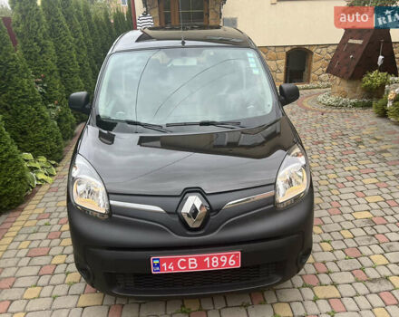 Черный Рено Кенгу, объемом двигателя 0 л и пробегом 29 тыс. км за 14200 $, фото 61 на Automoto.ua