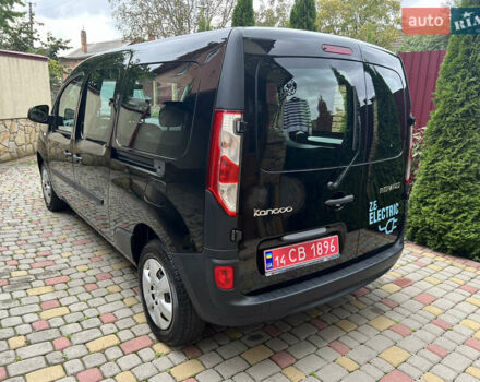 Черный Рено Кенгу, объемом двигателя 0 л и пробегом 29 тыс. км за 14200 $, фото 4 на Automoto.ua