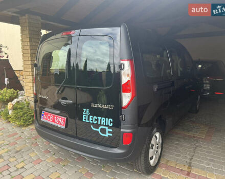 Черный Рено Кенгу, объемом двигателя 0 л и пробегом 29 тыс. км за 14200 $, фото 82 на Automoto.ua