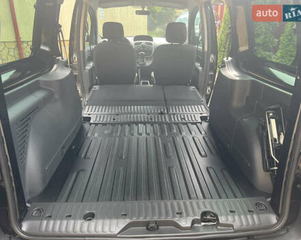 Черный Рено Кенгу, объемом двигателя 0 л и пробегом 29 тыс. км за 14200 $, фото 31 на Automoto.ua