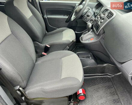 Черный Рено Кенгу, объемом двигателя 0 л и пробегом 29 тыс. км за 14200 $, фото 23 на Automoto.ua