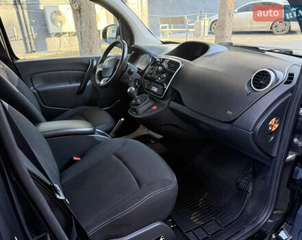 Черный Рено Кенгу, объемом двигателя 1.5 л и пробегом 125 тыс. км за 12700 $, фото 20 на Automoto.ua