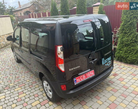 Черный Рено Кенгу, объемом двигателя 0 л и пробегом 29 тыс. км за 14200 $, фото 66 на Automoto.ua