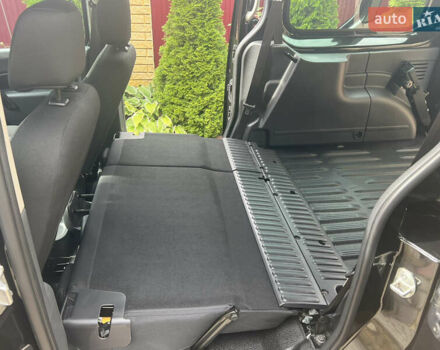 Черный Рено Кенгу, объемом двигателя 0 л и пробегом 29 тыс. км за 14200 $, фото 32 на Automoto.ua