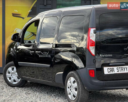 Черный Рено Кенгу, объемом двигателя 0 л и пробегом 75 тыс. км за 14700 $, фото 20 на Automoto.ua