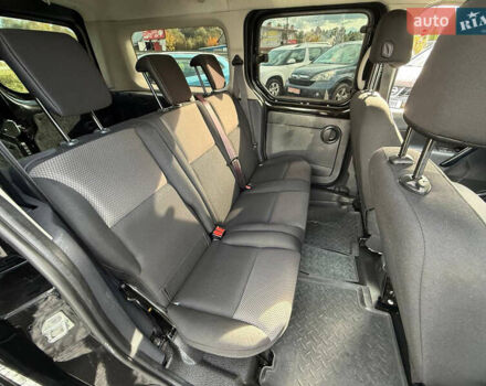 Черный Рено Кенгу, объемом двигателя 0 л и пробегом 75 тыс. км за 14700 $, фото 34 на Automoto.ua