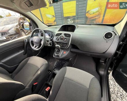 Черный Рено Кенгу, объемом двигателя 0 л и пробегом 75 тыс. км за 14700 $, фото 29 на Automoto.ua