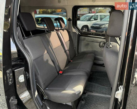 Черный Рено Кенгу, объемом двигателя 0 л и пробегом 75 тыс. км за 14700 $, фото 37 на Automoto.ua