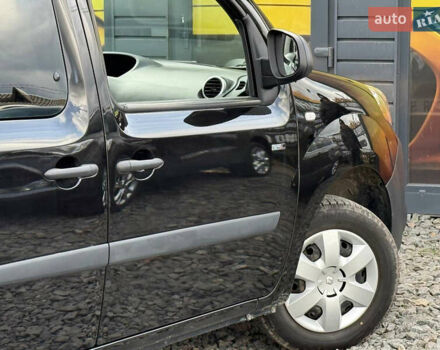 Черный Рено Кенгу, объемом двигателя 0 л и пробегом 75 тыс. км за 14700 $, фото 25 на Automoto.ua