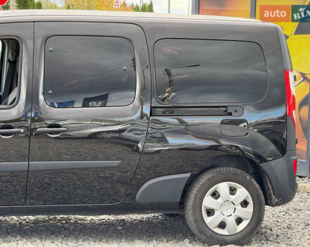 Черный Рено Кенгу, объемом двигателя 0 л и пробегом 75 тыс. км за 14700 $, фото 13 на Automoto.ua