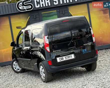 Черный Рено Кенгу, объемом двигателя 0 л и пробегом 75 тыс. км за 14700 $, фото 22 на Automoto.ua