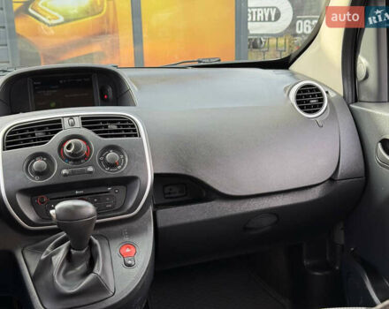 Черный Рено Кенгу, объемом двигателя 0 л и пробегом 75 тыс. км за 14700 $, фото 36 на Automoto.ua