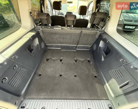 Черный Рено Кенгу, объемом двигателя 0 л и пробегом 75 тыс. км за 14700 $, фото 39 на Automoto.ua