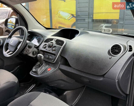 Черный Рено Кенгу, объемом двигателя 0 л и пробегом 75 тыс. км за 14700 $, фото 32 на Automoto.ua