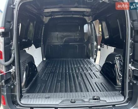 Черный Рено Кенгу, объемом двигателя 1.5 л и пробегом 132 тыс. км за 13700 $, фото 28 на Automoto.ua