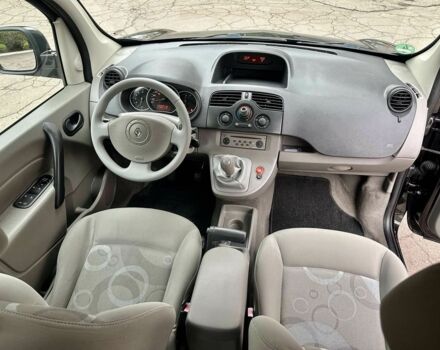 Черный Рено Кенгу, объемом двигателя 0 л и пробегом 165 тыс. км за 7700 $, фото 5 на Automoto.ua