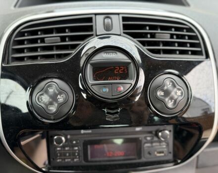 Рено Кенгу 2014 в Луцке на Automoto.ua Черный Рено Кенгу, объемом двигателя 1.5 л и пробегом 215 тыс. км за 10999 $, фото 5 на Automoto.ua