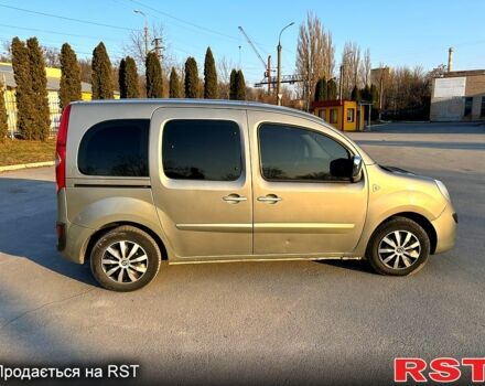 Коричневый Рено Кенгу, объемом двигателя 1.5 л и пробегом 253 тыс. км за 7400 $, фото 2 на Automoto.ua