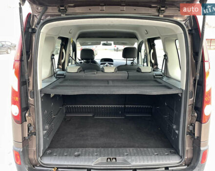 Коричневий Рено Кєнгу, об'ємом двигуна 1.6 л та пробігом 197 тис. км за 8200 $, фото 4 на Automoto.ua