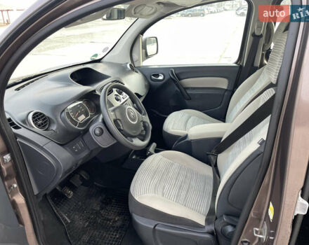 Коричневий Рено Кєнгу, об'ємом двигуна 1.6 л та пробігом 197 тис. км за 8200 $, фото 2 на Automoto.ua