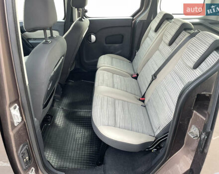 Коричневий Рено Кєнгу, об'ємом двигуна 1.6 л та пробігом 197 тис. км за 8200 $, фото 3 на Automoto.ua