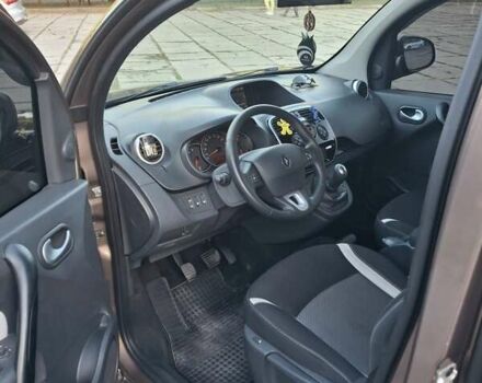 Коричневый Рено Кенгу, объемом двигателя 1.5 л и пробегом 213 тыс. км за 10800 $, фото 8 на Automoto.ua