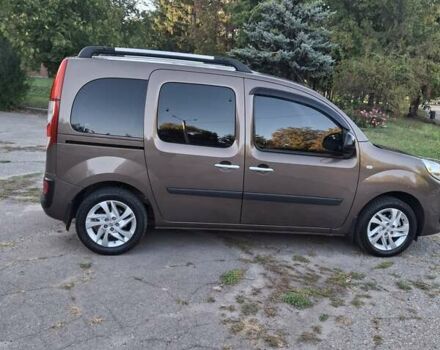 Коричневый Рено Кенгу, объемом двигателя 1.5 л и пробегом 213 тыс. км за 10800 $, фото 15 на Automoto.ua