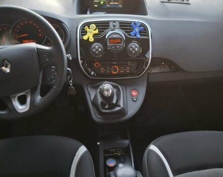 Коричневый Рено Кенгу, объемом двигателя 1.5 л и пробегом 213 тыс. км за 10800 $, фото 3 на Automoto.ua