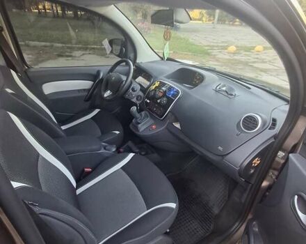 Коричневый Рено Кенгу, объемом двигателя 1.5 л и пробегом 213 тыс. км за 10800 $, фото 13 на Automoto.ua