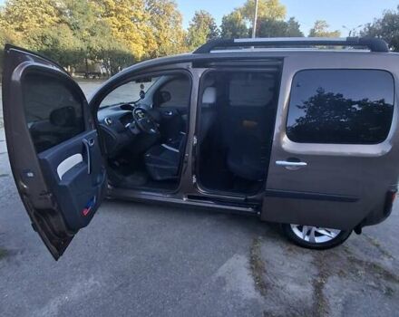 Коричневый Рено Кенгу, объемом двигателя 1.5 л и пробегом 213 тыс. км за 10800 $, фото 9 на Automoto.ua