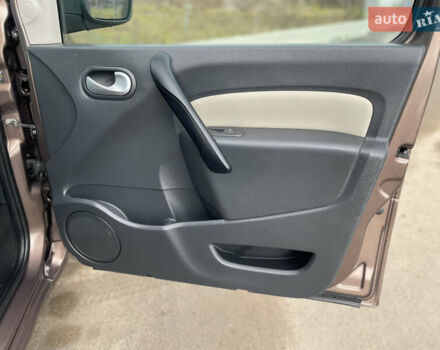 Коричневий Рено Кєнгу, об'ємом двигуна 1.5 л та пробігом 228 тис. км за 8950 $, фото 26 на Automoto.ua